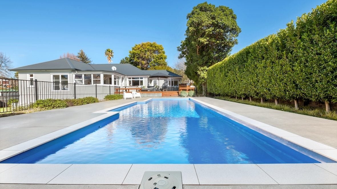 8 Julia Way, Beachlands, Auckland - Carousel 1