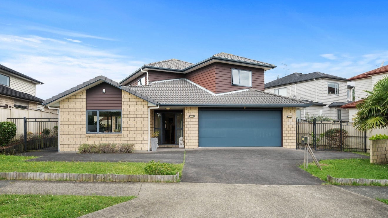29 Silvana Drive, Flat Bush, Auckland - Carousel 1