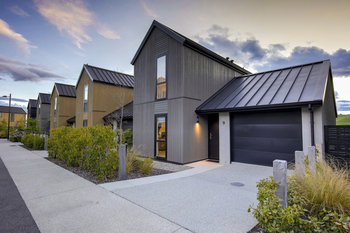 9 McGibbon Lane, Jacks Point, Queenstown - Carousel 1