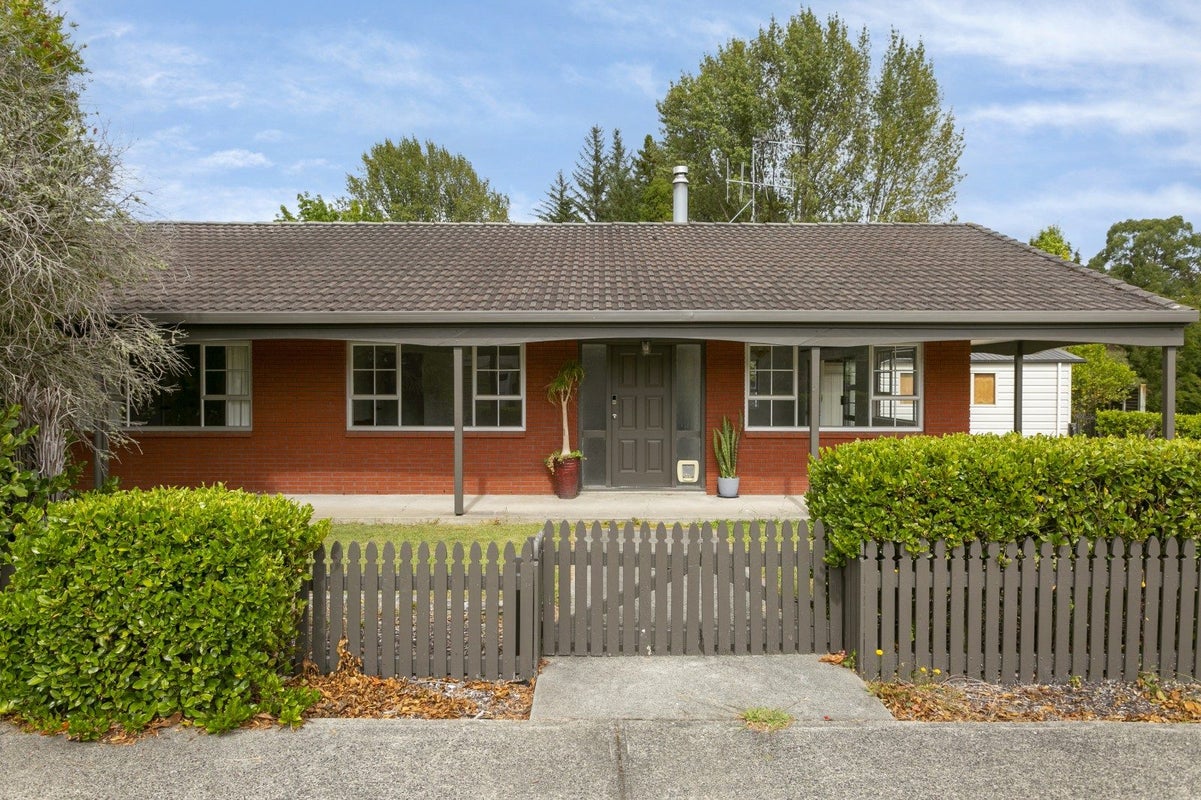 22 Macdonell Street, Hilltop, Taupo - Carousel 1