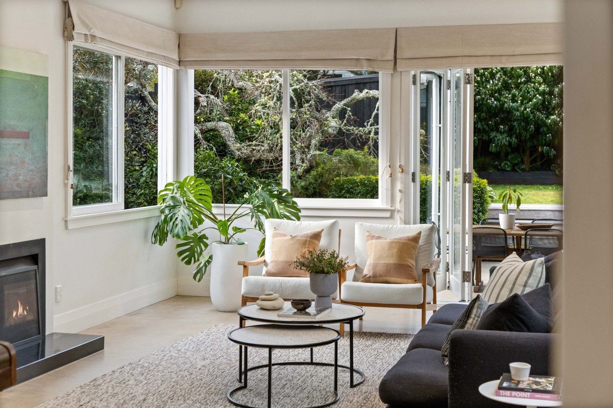 15 Maranui Avenue, Point Chevalier, Auckland - Carousel 2