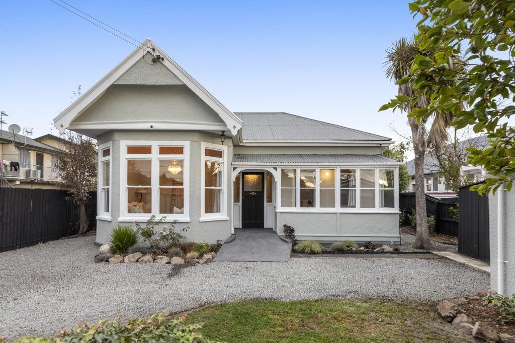 1/68 Fairfield Avenue, Addington, Christchurch - Carousel 1