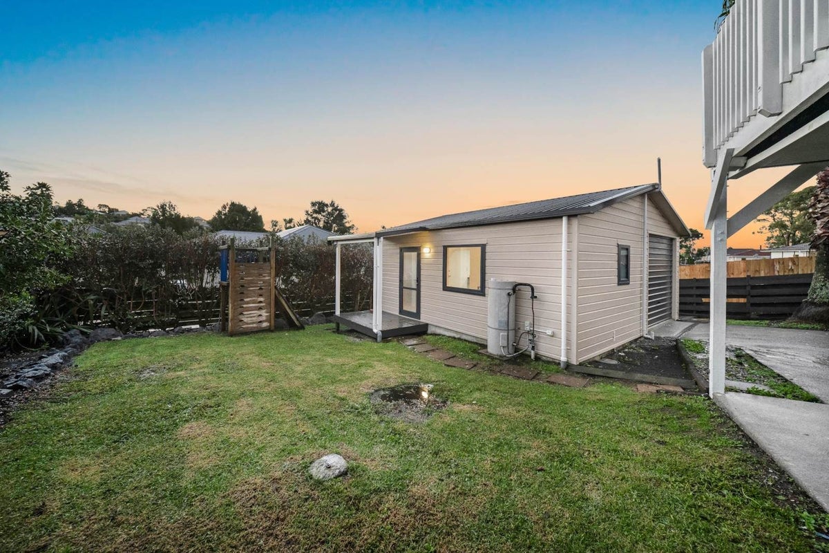 77 Brunner Road, Glen Eden, Auckland - Carousel 35