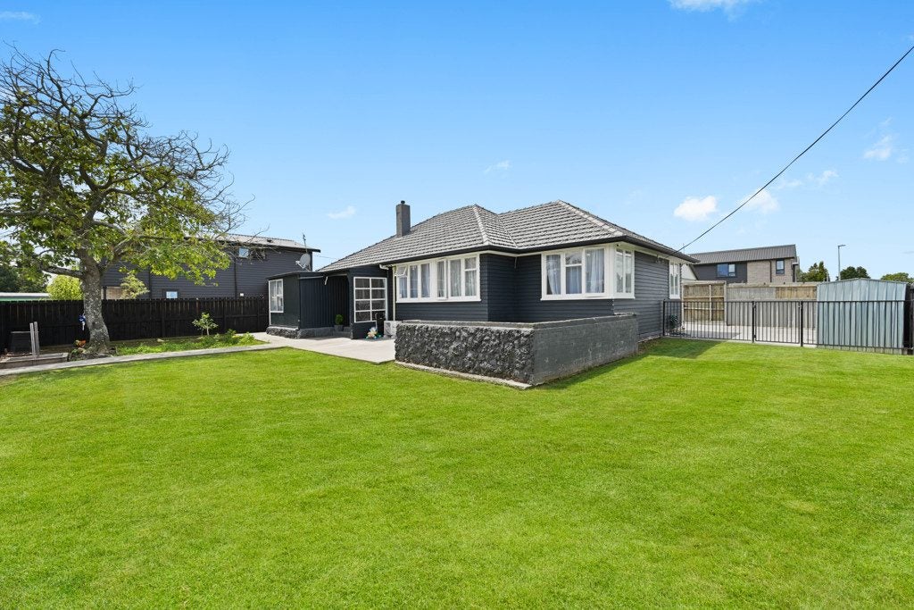 22 Willis Street, Bader, Hamilton - Carousel 2