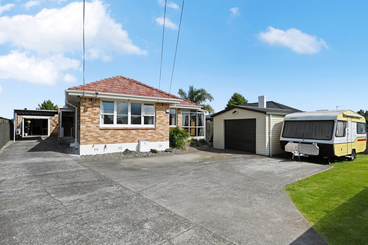 141 Beerescourt Road, Beerescourt, Hamilton - Carousel 2
