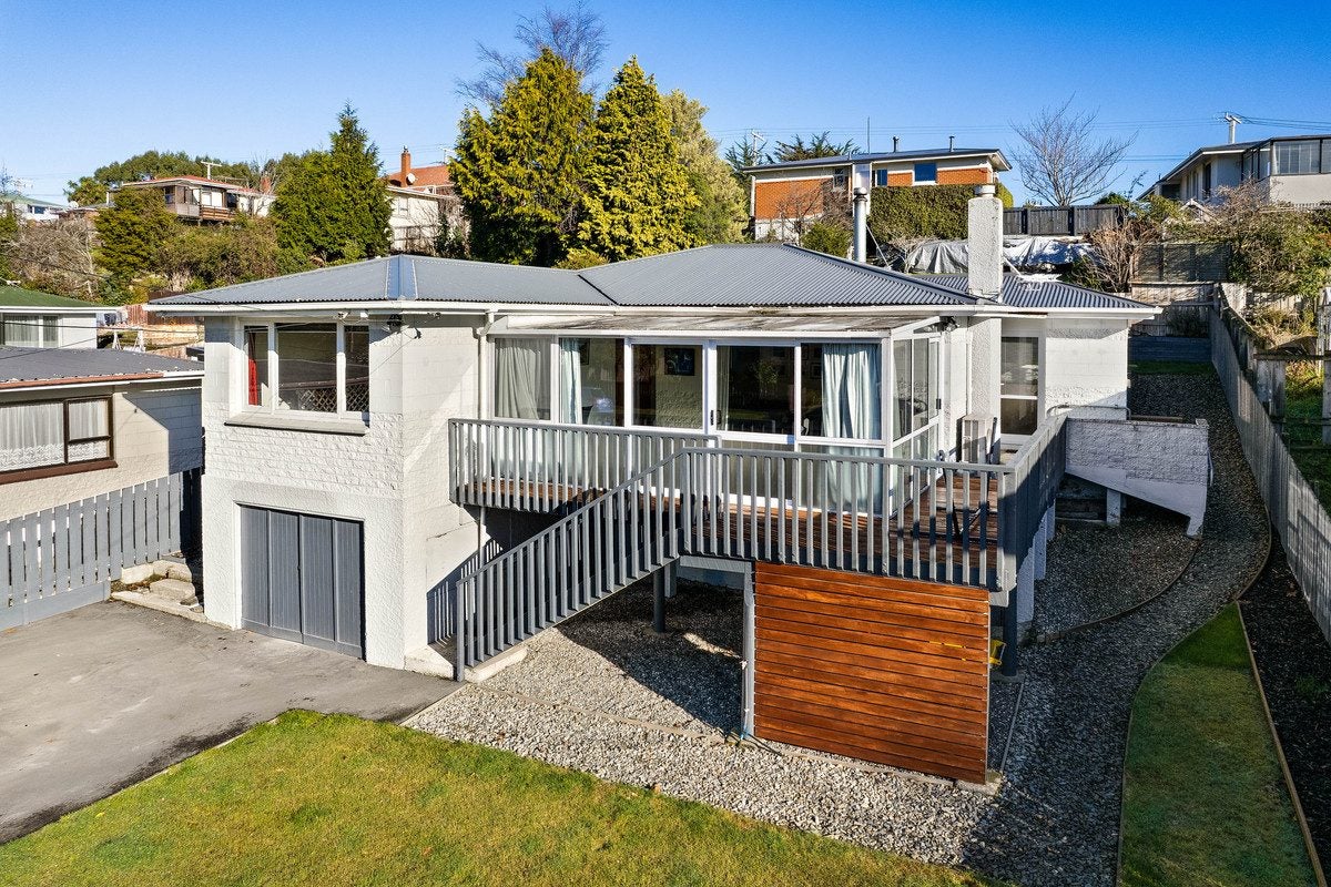 5 Elwyn Crescent, Green Island, Dunedin - Carousel 1