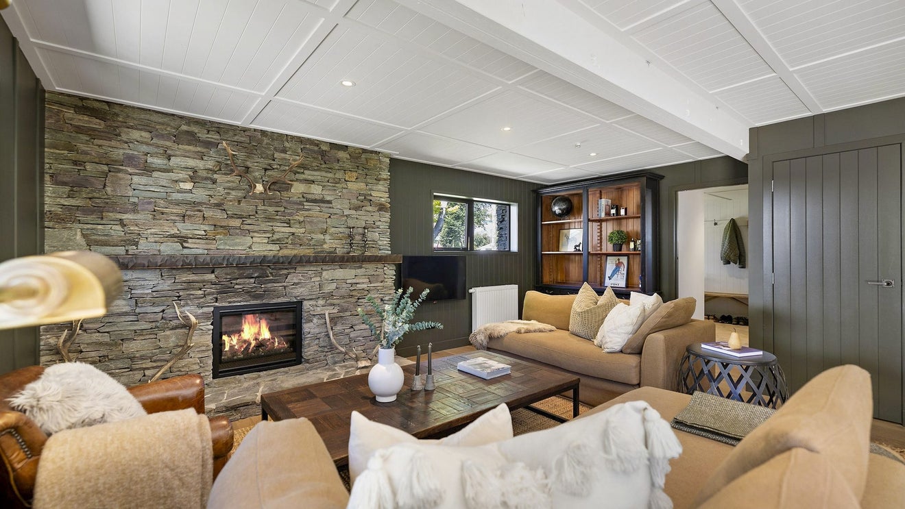 1 Thames Street, Arrowtown, Arrowtown - Carousel 1