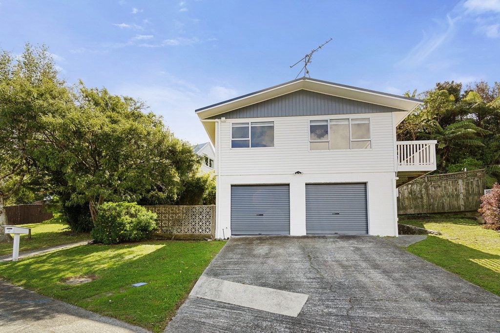 17 Gainsborough Grove, Belmont, Lower Hutt - Carousel 1