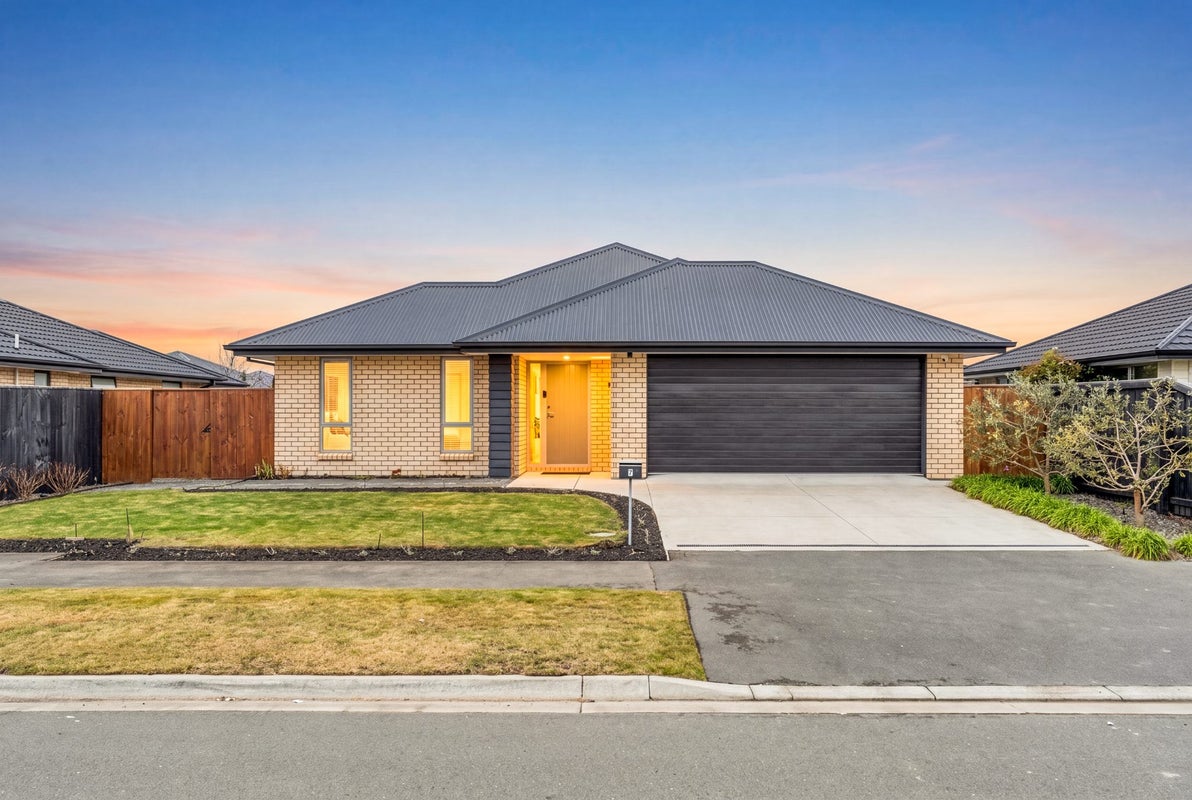 7 Petunia Drive, Wigram, Christchurch - Carousel 1