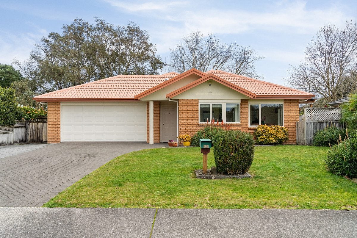 20 Kestrel Avenue, Welcome Bay, Tauranga - Carousel 1