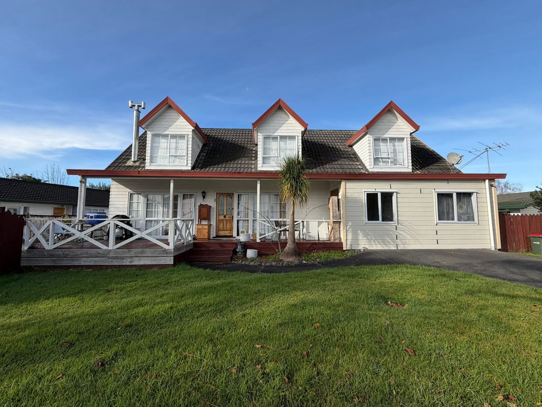8 Evanda Crescent, Conifer Grove, Takanini - Carousel 2