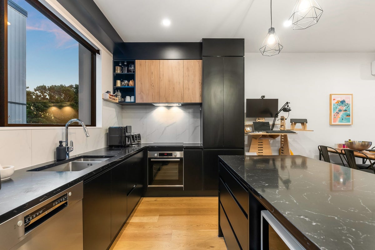 7/16 Williamson Avenue, Belmont, Auckland - Carousel 2