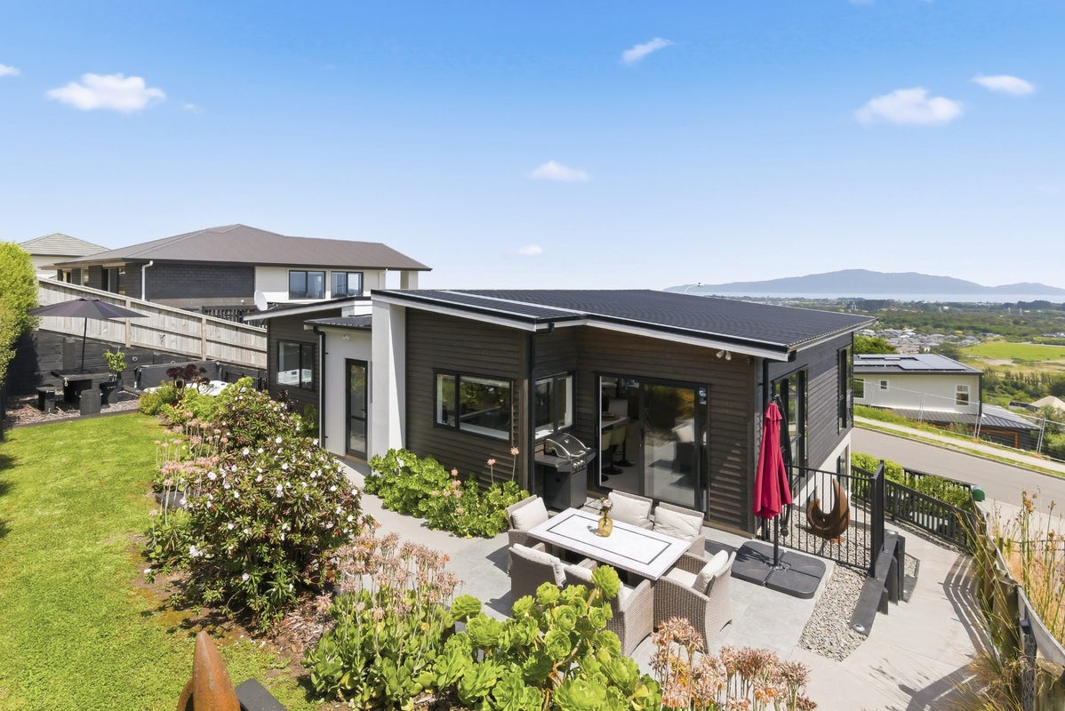 11 Wilson Way, Waikanae - Carousel 1