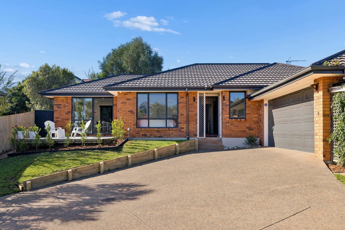 9 Louvain Place, Greenhithe, Auckland - Carousel 2