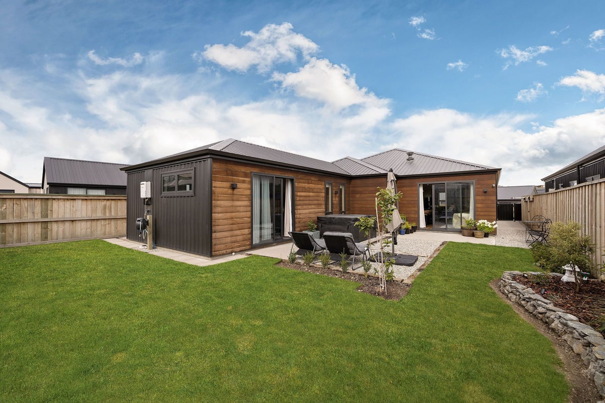 41 Cheviot Street, Jacks Point, Queenstown - Carousel 1