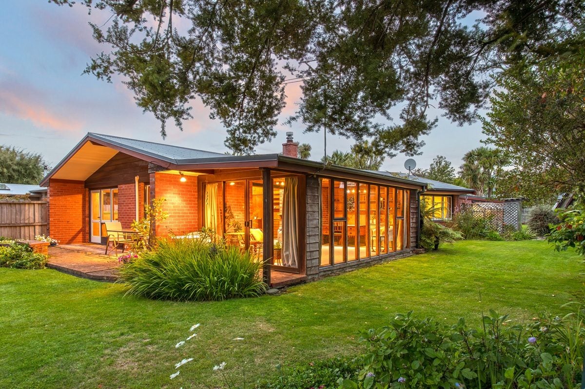 90 Fisher Avenue, Beckenham, Christchurch - Carousel 2