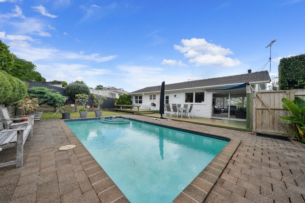 24 Houghton Street, Meadowbank, Auckland - Carousel 1