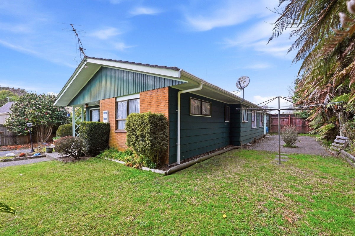 8A Westbrook Place, Pomare, Rotorua - Carousel 2