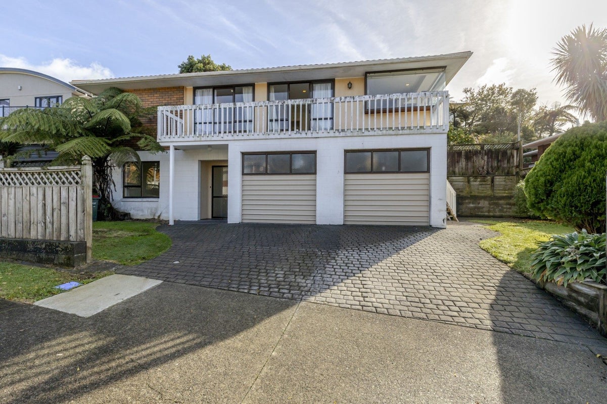 12 Cannon Street, Westown, New Plymouth - Carousel 1