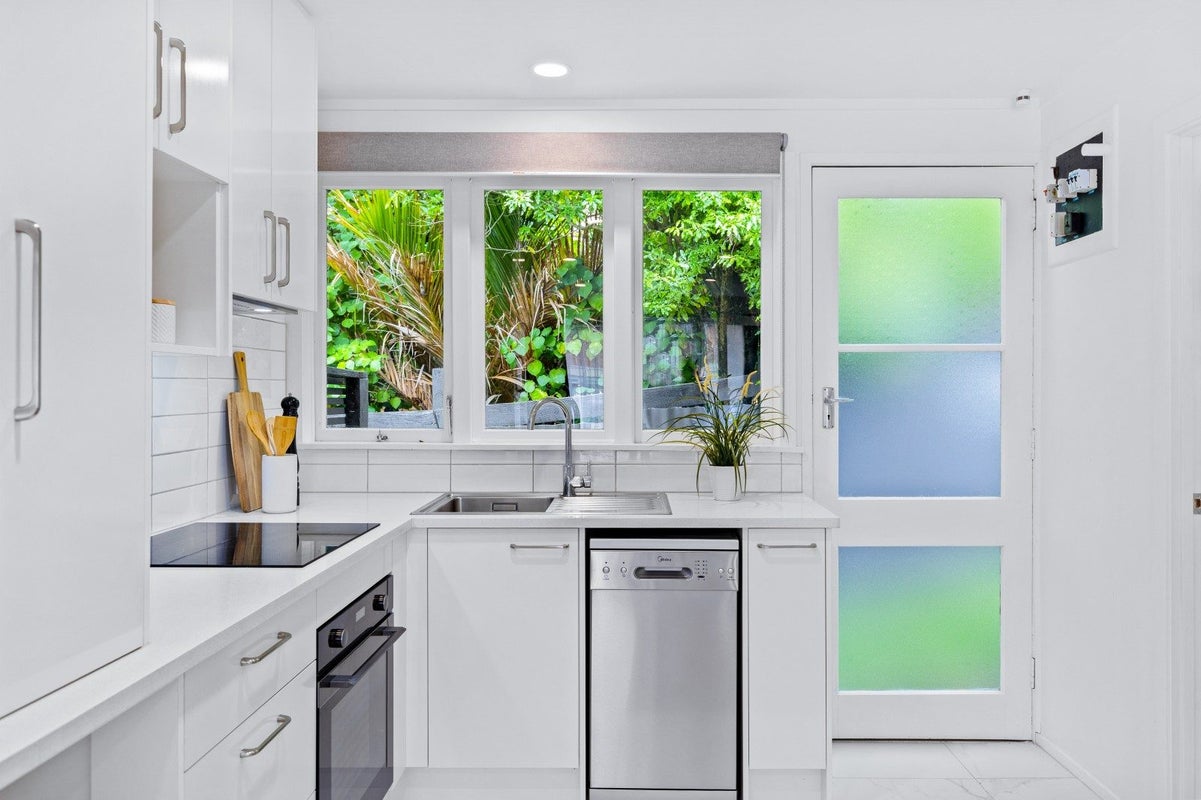 2/67 Second Avenue, Kingsland, Auckland - Carousel 2