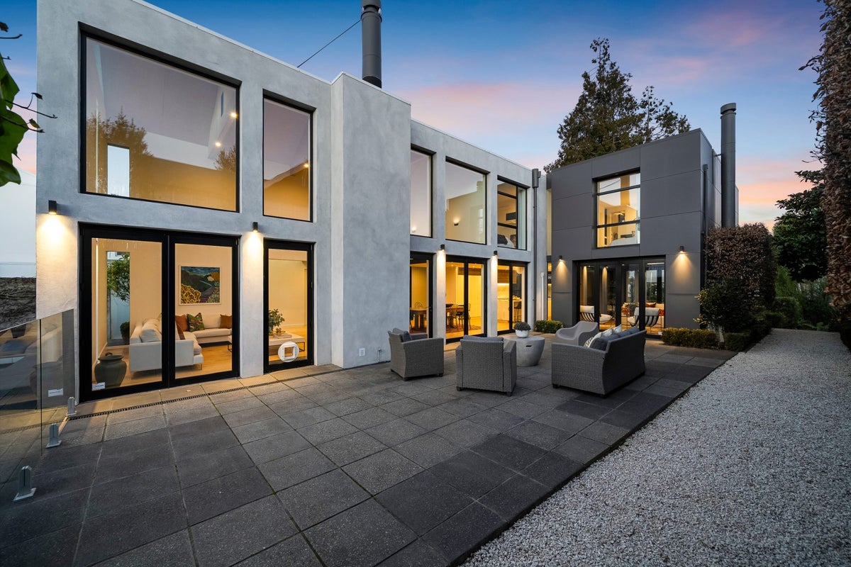 100 Glandovey Road, Fendalton, Christchurch - Carousel 1