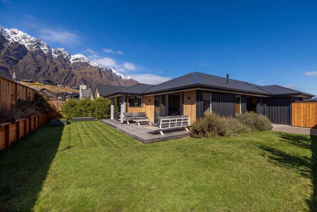 26 Coopworth Road, Jacks Point, Queenstown - Carousel 1