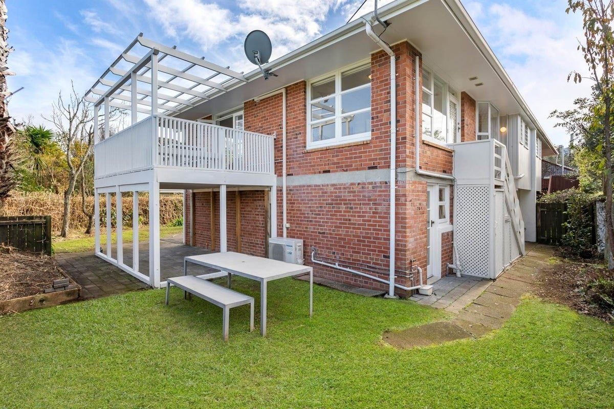 11B Tagalad Road, Mission Bay, Auckland - Carousel 1