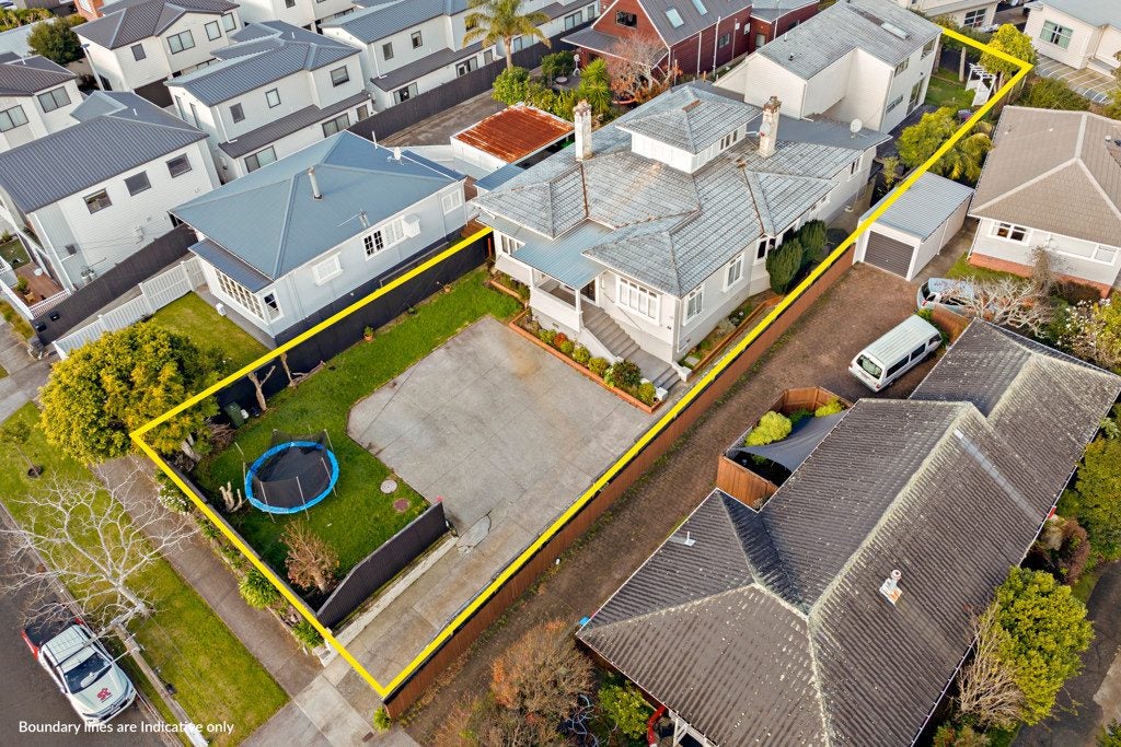 11 Amaru Road, One Tree Hill, Auckland - Carousel 2
