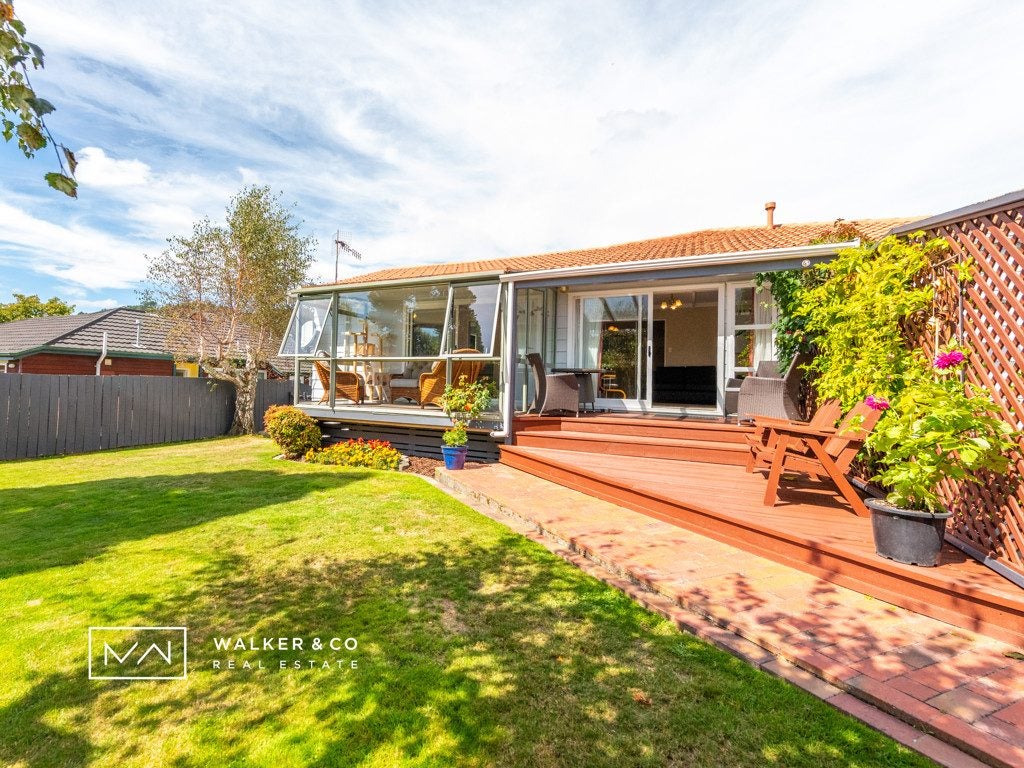 16 Sunbrae Drive, Silverstream, Upper Hutt - Carousel 2