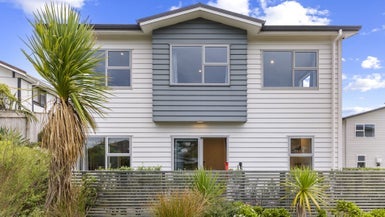 10/20 Glanmire Road, Newlands, Wellington - Carousel 1