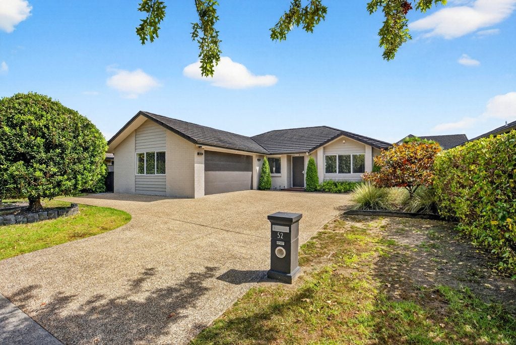 52 Castellina Drive, Karaka, Papakura - Carousel 1