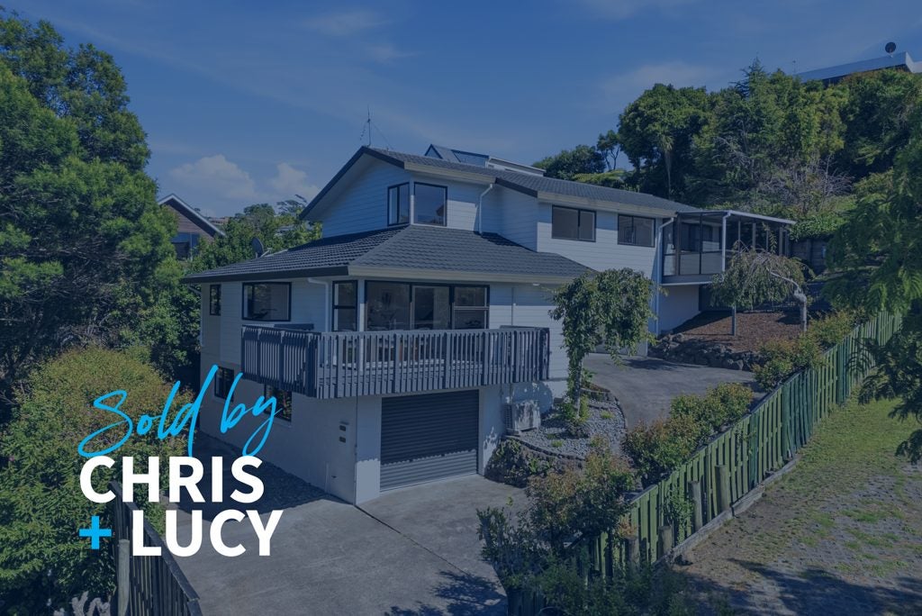 2 Seaford Place, Murrays Bay, Auckland - Carousel 1