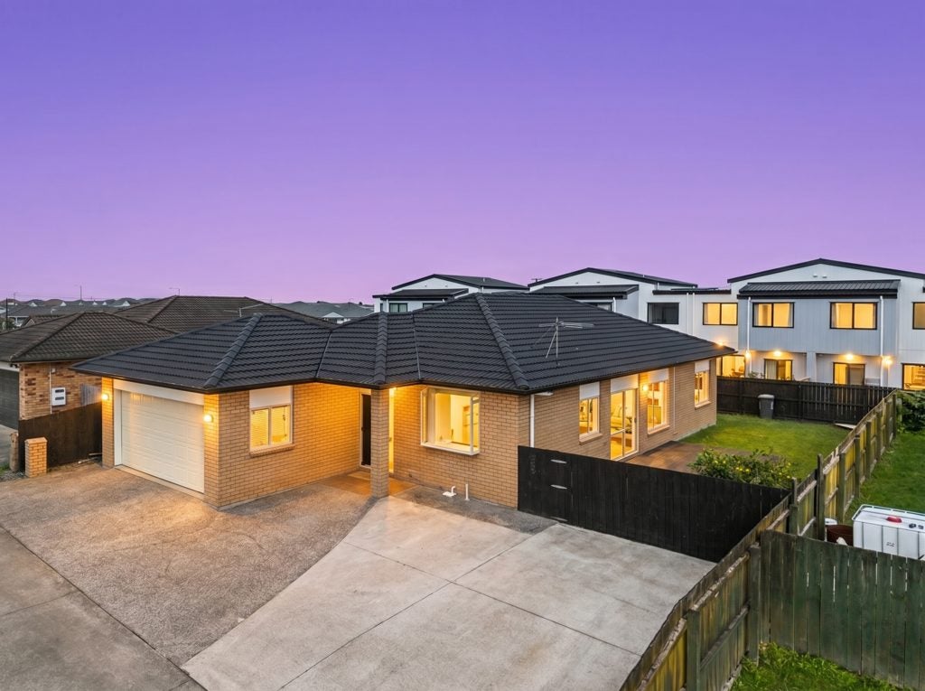 1 Katana Lane, Takanini, Auckland - Carousel 1