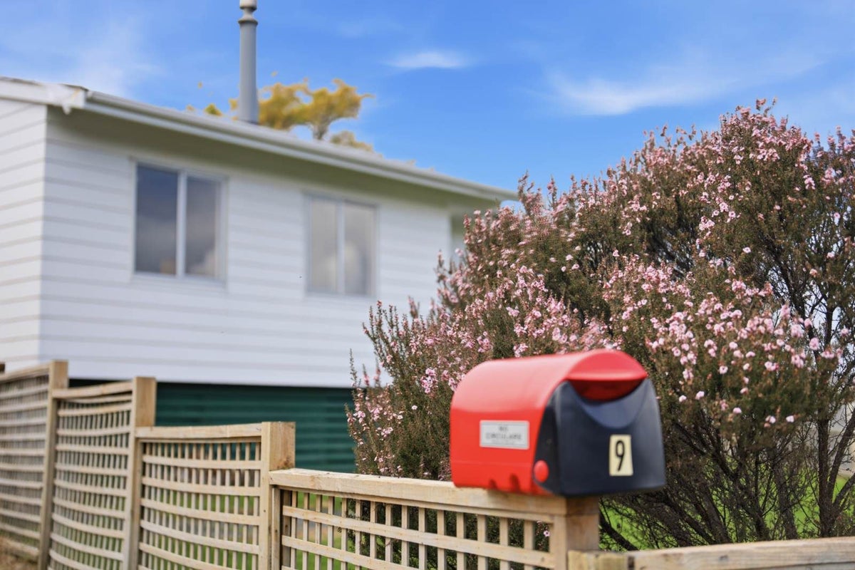 9 Buisson Glade, West Harbour, Auckland - Carousel 30