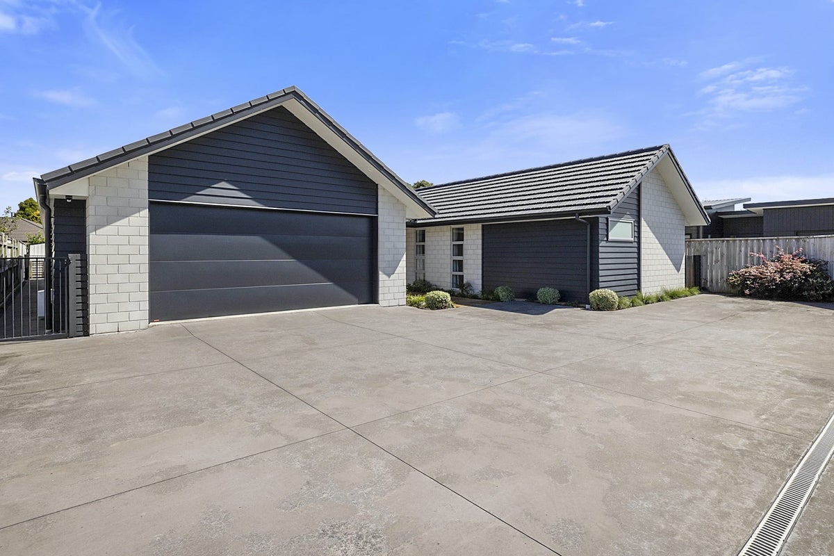 7 Tupare Place, Highlands Park, New Plymouth - Carousel 27