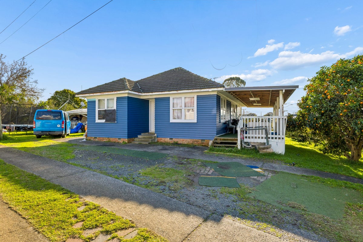 21 Alexander Crescent, Otara, Auckland - Carousel 2