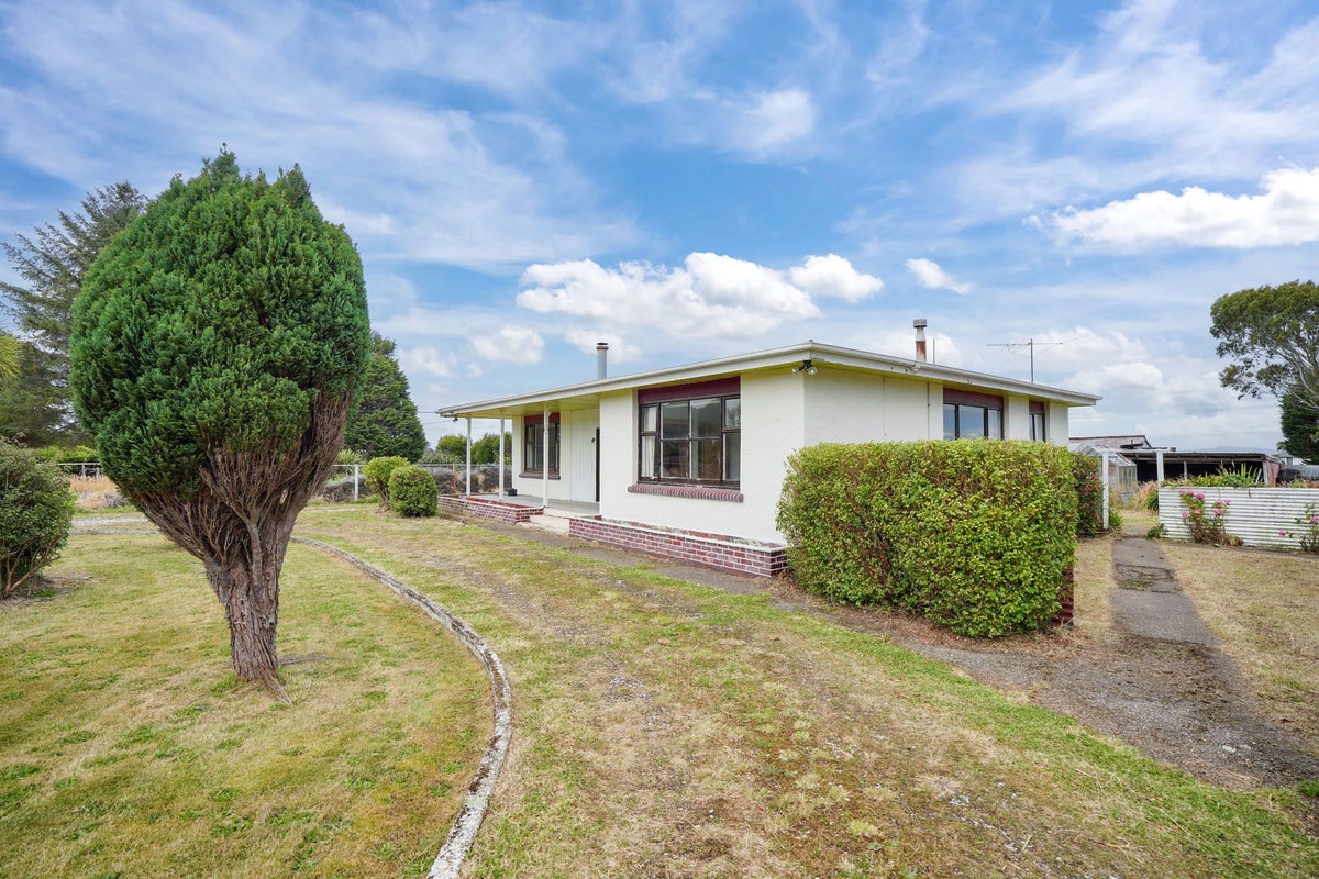 31 Watt Road, Otatara - Carousel 25
