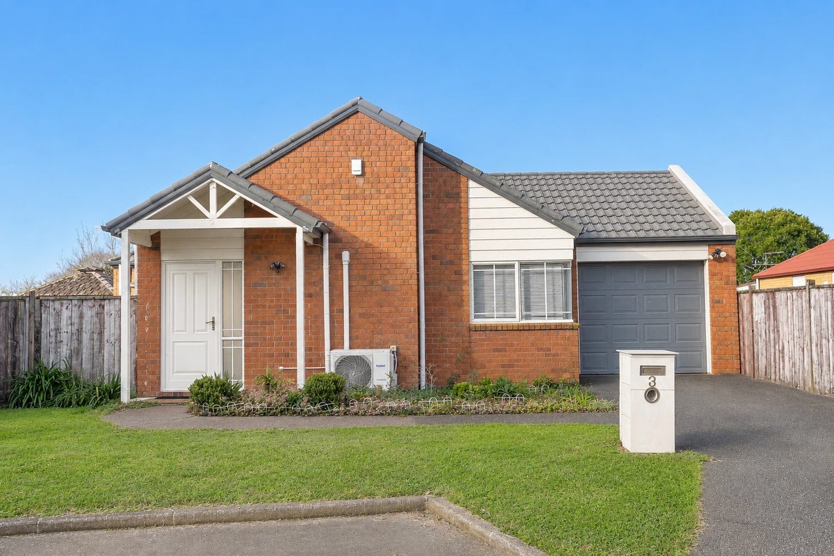 3 Hibernian Drive, Ranui, Auckland - Carousel 1