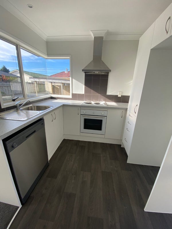 56 Pine Avenue, Melville, Hamilton - Carousel 2