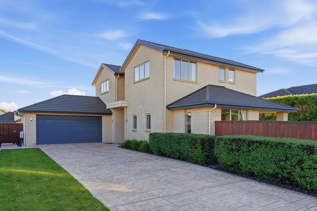 25 Applefield Court, Northwood, Christchurch - Carousel 1