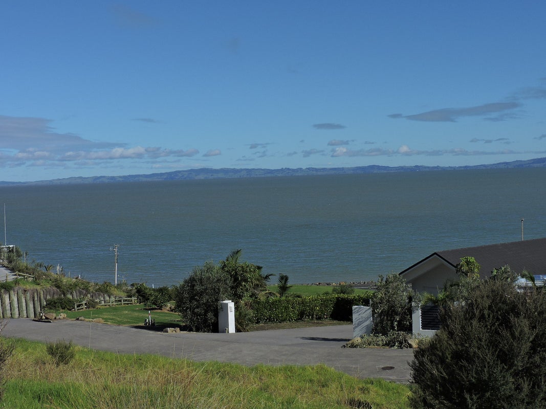 12 Ngarimu Heights Row, Thornton Bay - Carousel 11