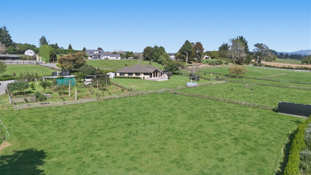 207B Peers Road, Omanawa, Tauranga - Carousel 1