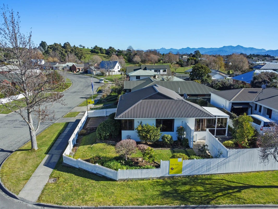 12 Solway Drive, Witherlea, Blenheim - Carousel 1