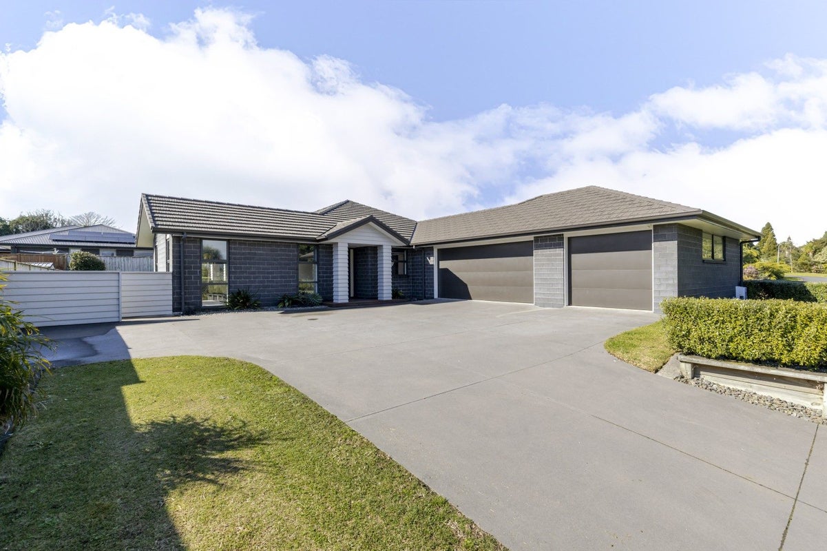 10 Masters Lane, Waitara, Waitara - Carousel 1