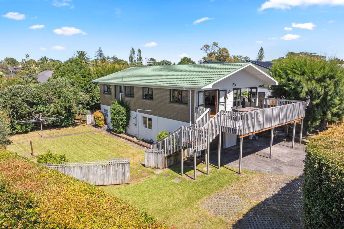 14 Imatra Place, Sunnyhills, Auckland - Carousel 1