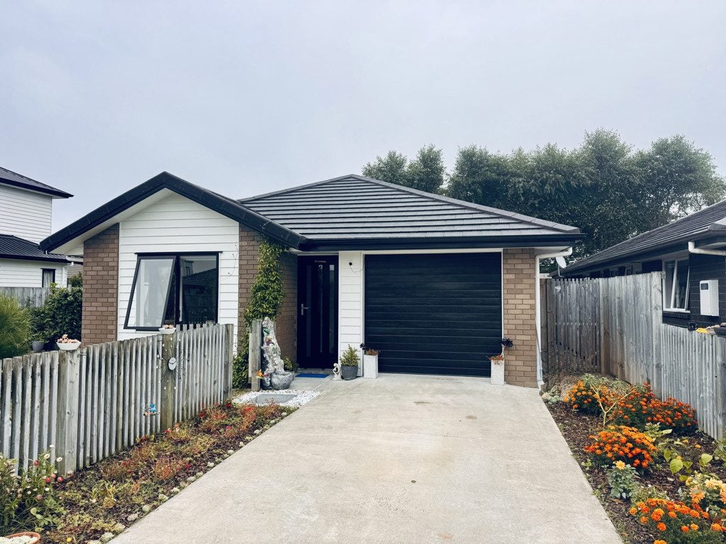 31 Maanihi Drive, Rototuna North, Hamilton - Carousel 1