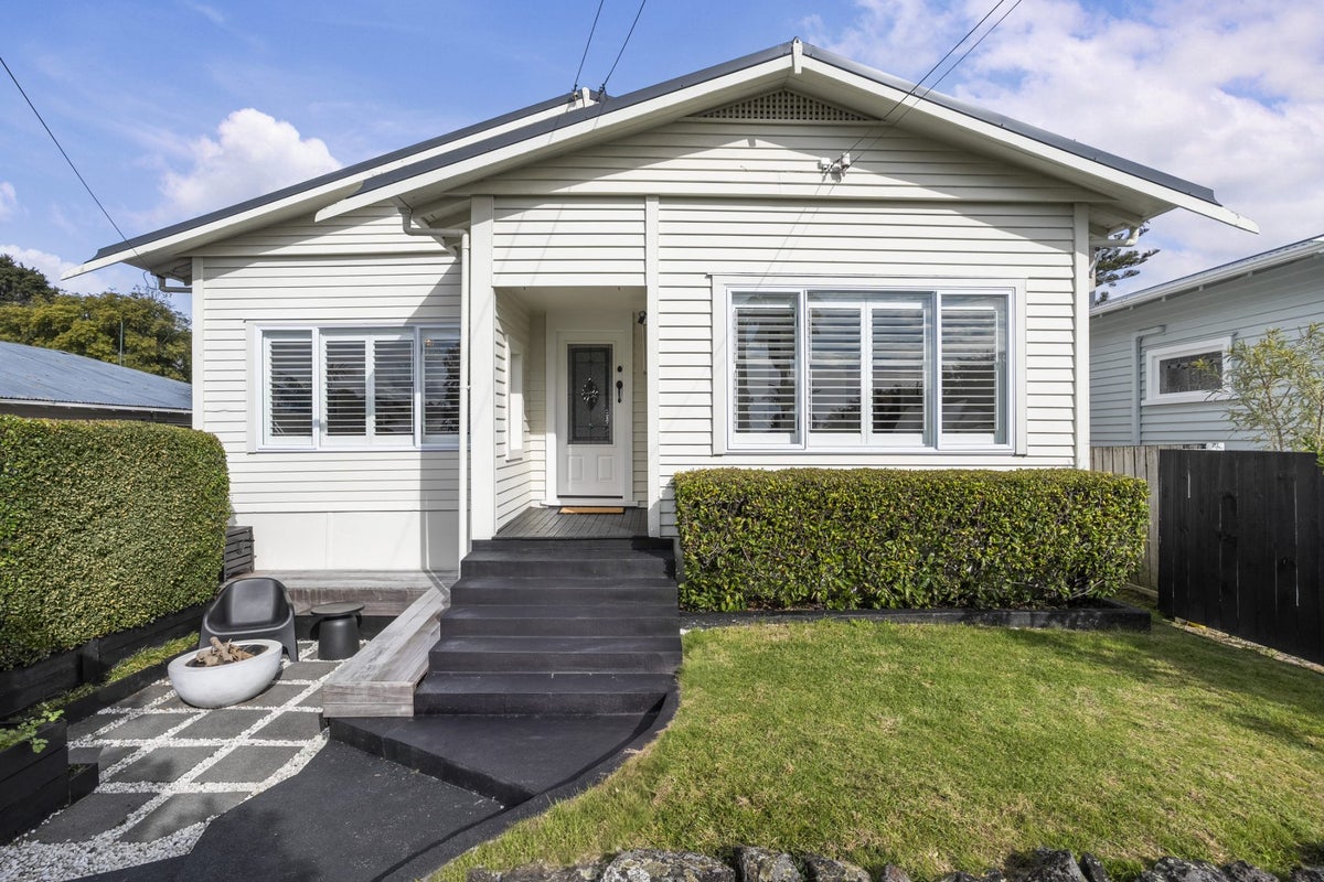 116 Shackleton Road, Mount Eden, Auckland - Carousel 1