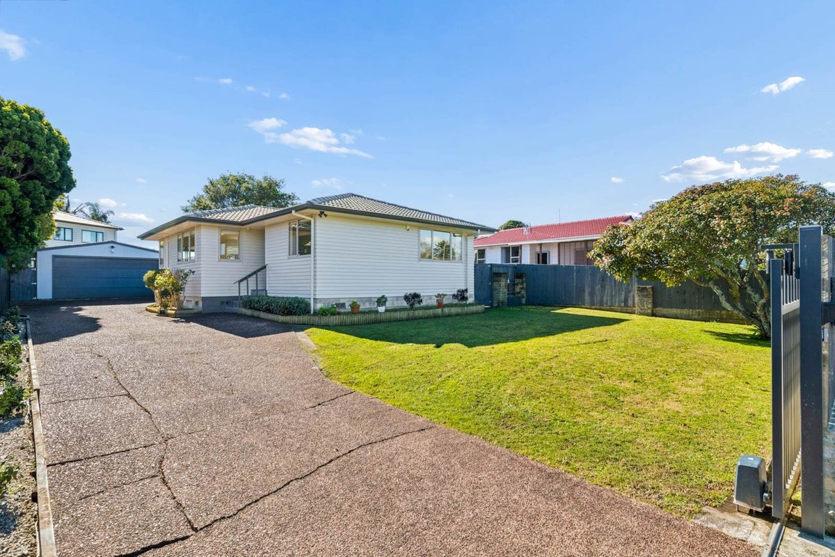 7 Damson Place, Bucklands Beach, Auckland - Carousel 2