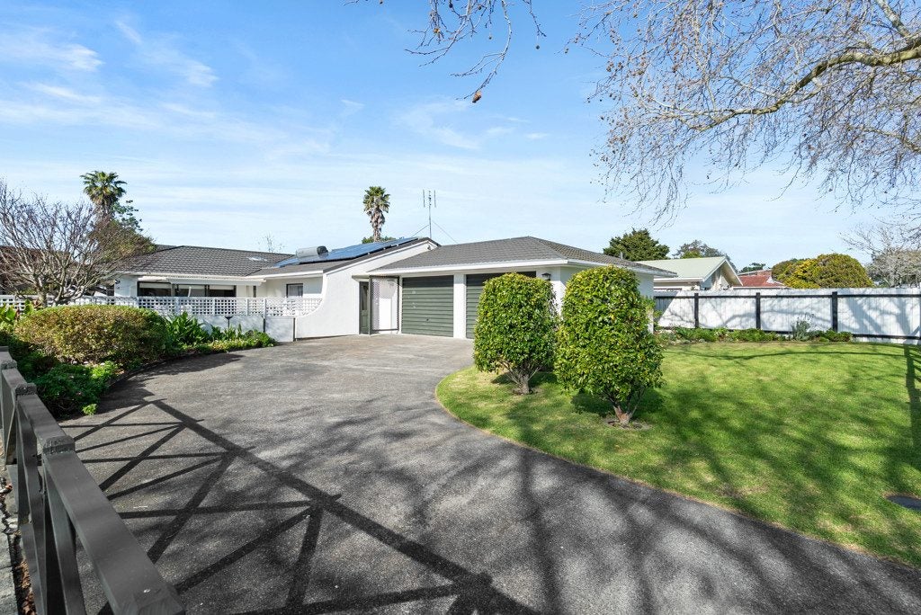 102 Wattle Farm Road, Wattle Downs, Auckland - Carousel 1