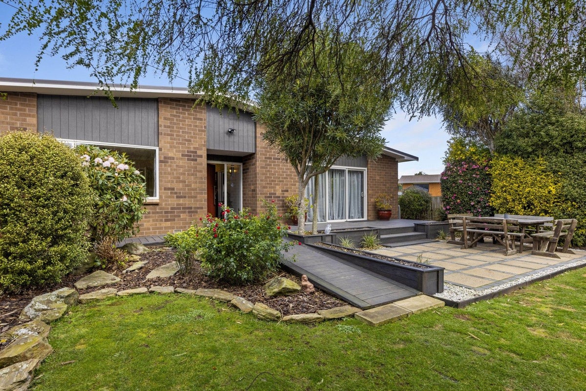 197 Highcliff Road, Shiel Hill, Dunedin - Carousel 1